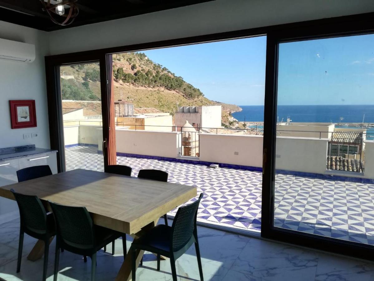Palazzo Del Golfo Penthouse Apartment กัสเตลลัมมาเร เดล โกลโฟ ภายนอก รูปภาพ
