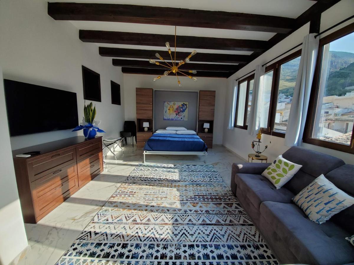 Palazzo Del Golfo Penthouse Apartment กัสเตลลัมมาเร เดล โกลโฟ ภายนอก รูปภาพ