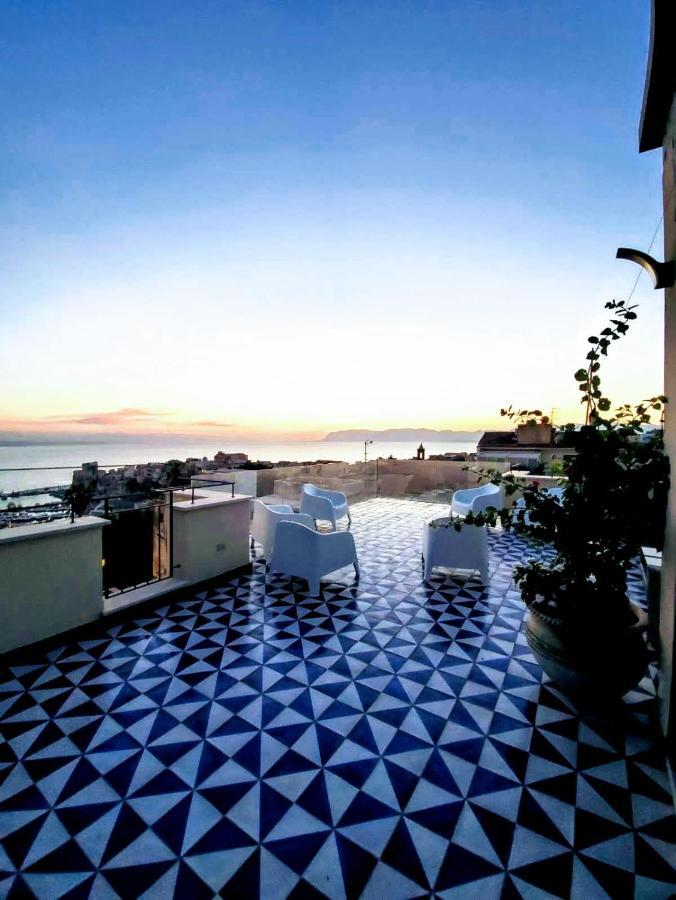 Palazzo Del Golfo Penthouse Apartment กัสเตลลัมมาเร เดล โกลโฟ ภายนอก รูปภาพ