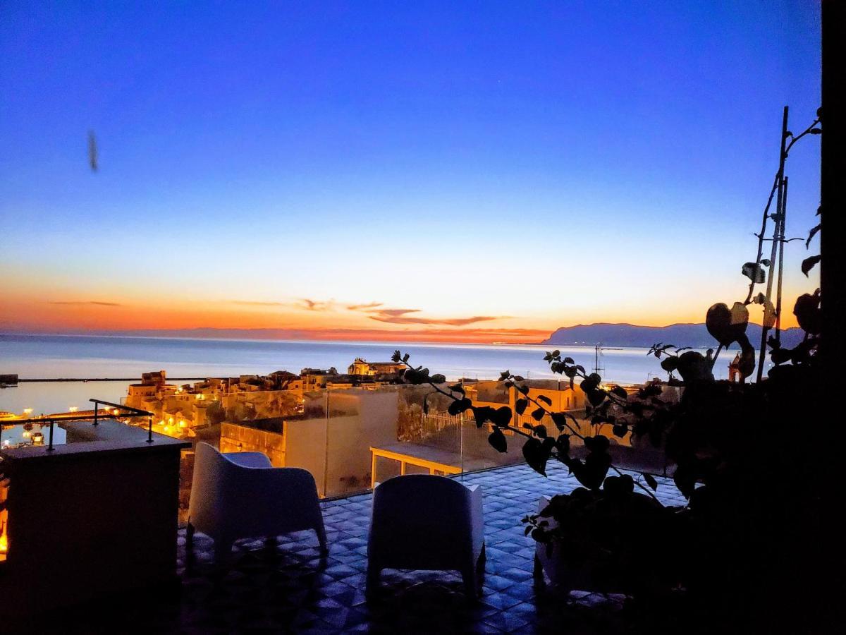 Palazzo Del Golfo Penthouse Apartment กัสเตลลัมมาเร เดล โกลโฟ ภายนอก รูปภาพ