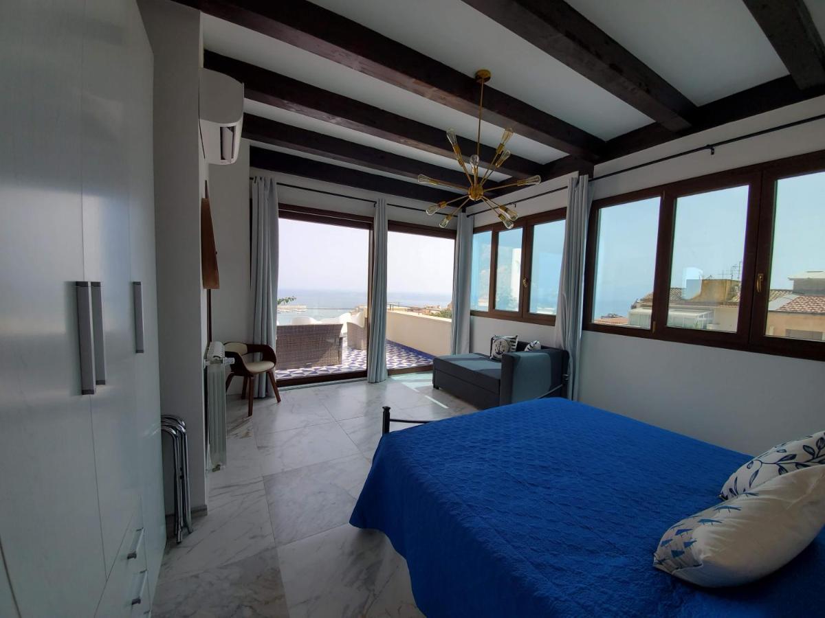 Palazzo Del Golfo Penthouse Apartment กัสเตลลัมมาเร เดล โกลโฟ ภายนอก รูปภาพ
