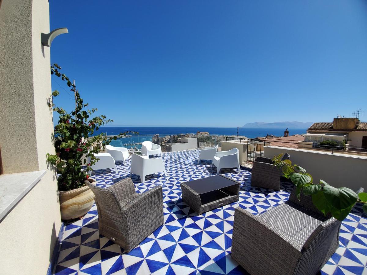 Palazzo Del Golfo Penthouse Apartment กัสเตลลัมมาเร เดล โกลโฟ ภายนอก รูปภาพ