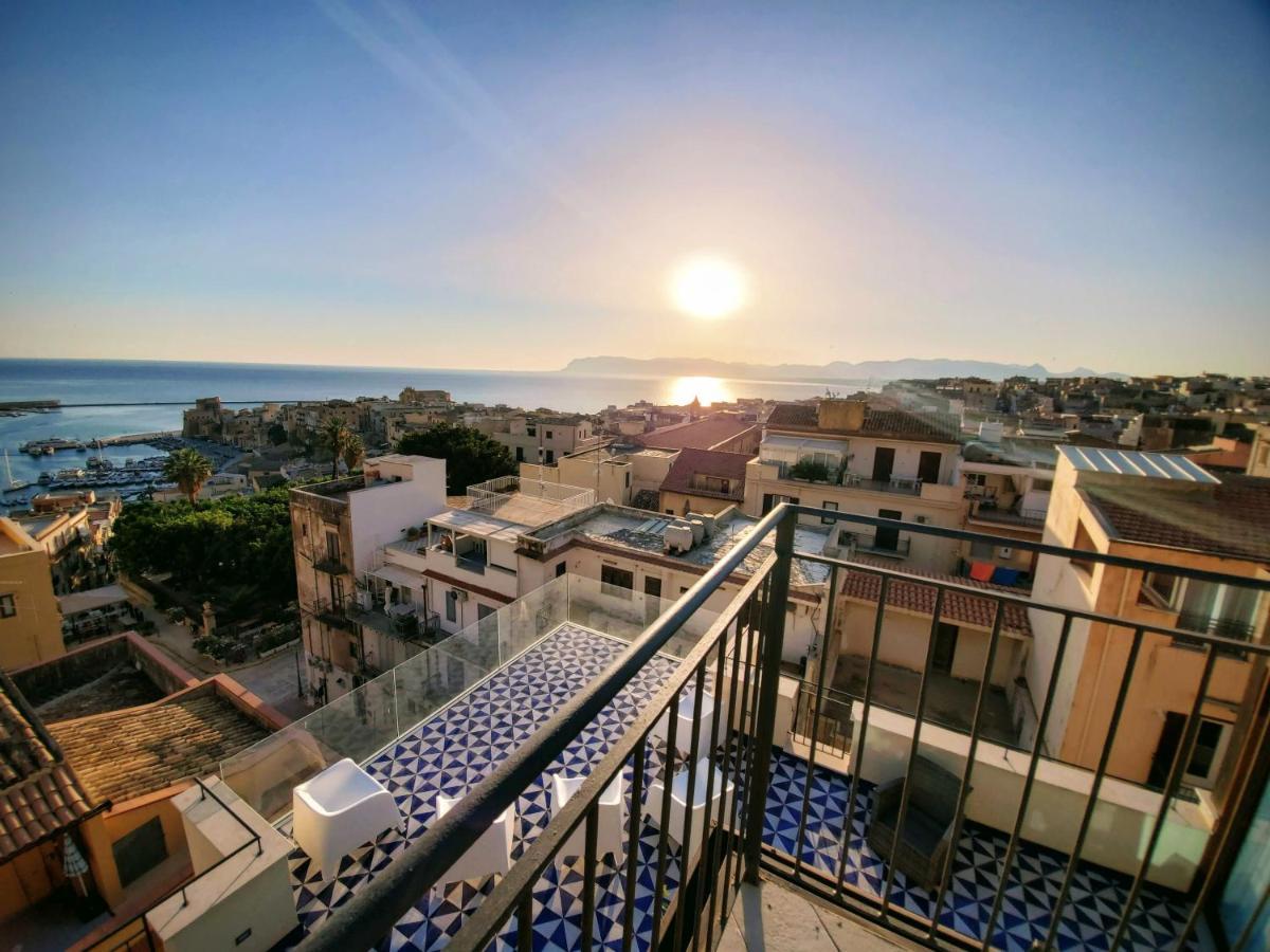 Palazzo Del Golfo Penthouse Apartment กัสเตลลัมมาเร เดล โกลโฟ ภายนอก รูปภาพ