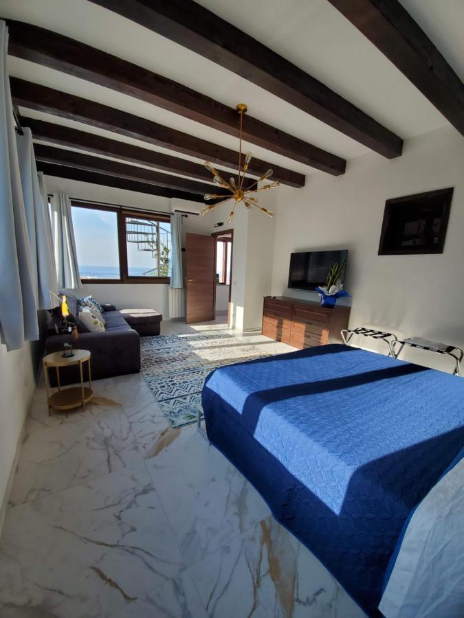 Palazzo Del Golfo Penthouse Apartment กัสเตลลัมมาเร เดล โกลโฟ ภายนอก รูปภาพ