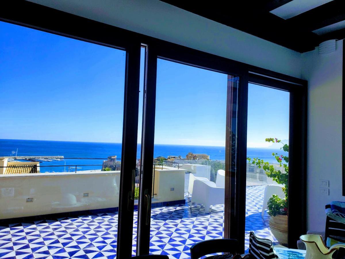 Palazzo Del Golfo Penthouse Apartment กัสเตลลัมมาเร เดล โกลโฟ ภายนอก รูปภาพ