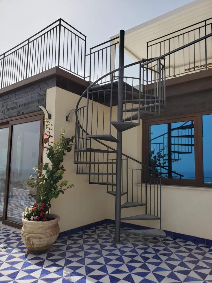 Palazzo Del Golfo Penthouse Apartment กัสเตลลัมมาเร เดล โกลโฟ ภายนอก รูปภาพ
