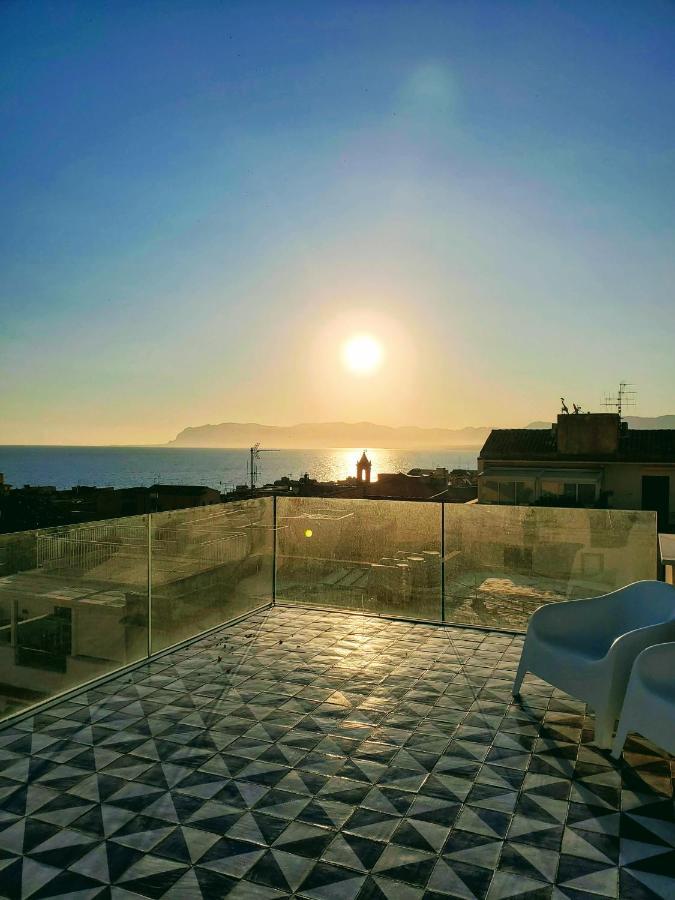 Palazzo Del Golfo Penthouse Apartment กัสเตลลัมมาเร เดล โกลโฟ ภายนอก รูปภาพ