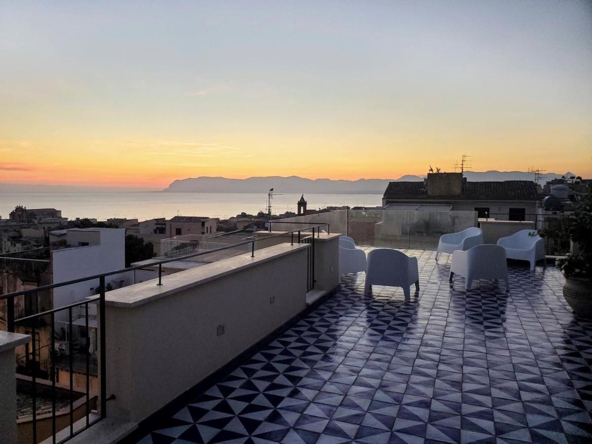 Palazzo Del Golfo Penthouse Apartment กัสเตลลัมมาเร เดล โกลโฟ ภายนอก รูปภาพ