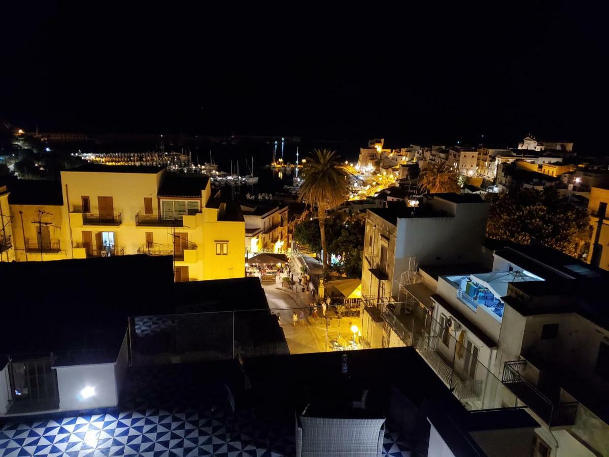 Palazzo Del Golfo Penthouse Apartment กัสเตลลัมมาเร เดล โกลโฟ ภายนอก รูปภาพ